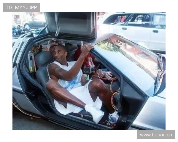 科比凌晨四点的豪宅车库，停着五辆没拆标的法拉利