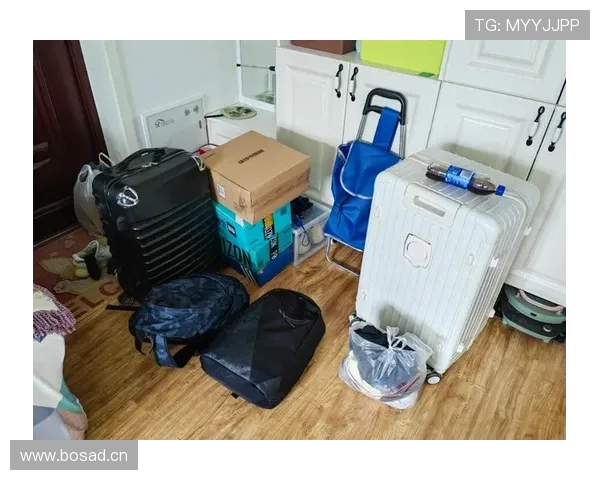 德约出去度假一周，带的行李比我家半年还多？！